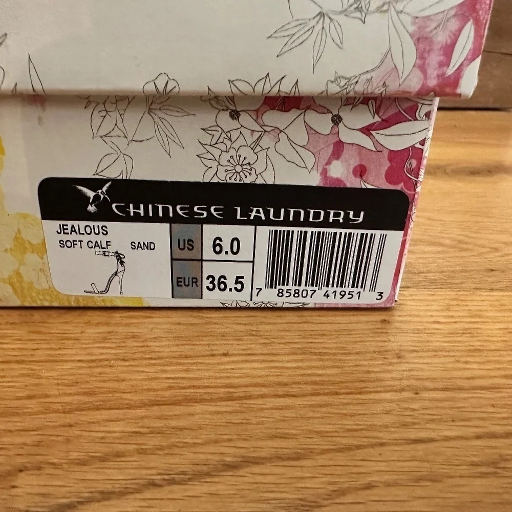 Chinese Laundry Jealous Sandal - Size 6 - Color: Sand - Picture 9 of 10